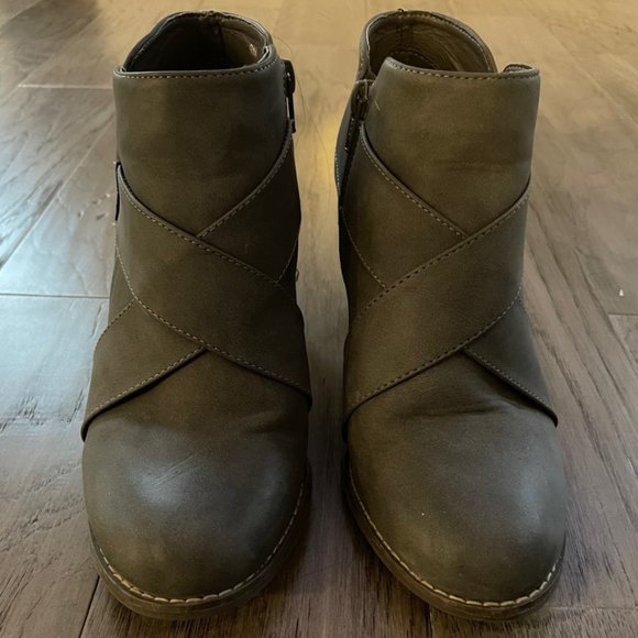 Ladies Wedge booties Size 9M - Picture 2 of 5